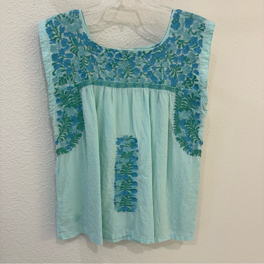 J. Marie blue floral embroidered top